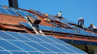 Czy Polacy zaczną masowo instalować mikroelektrownie słoneczne?