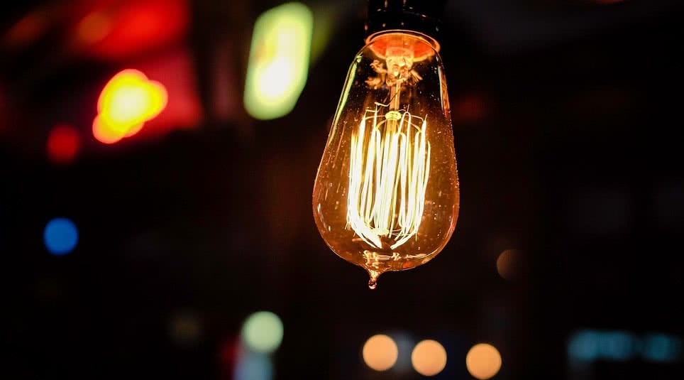 Jak oszczędzać energię elektryczną w domu?