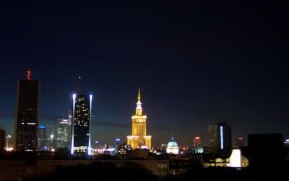 Jak poprawić jakość oświetlenia i zmniejszyć koszty utrzymania budynków niemieszkalnych?