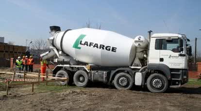 Bezpieczne wylewanie fundamentów przed zimą