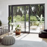 Sposób na duże i funkcjonalne przeszklenia w domu