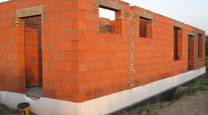 Materiały na ścianę jedno- i dwuwarstwową