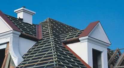 Jak wykonać pokrycie dachowe, by spełniało ono wymogi energooszczędności?