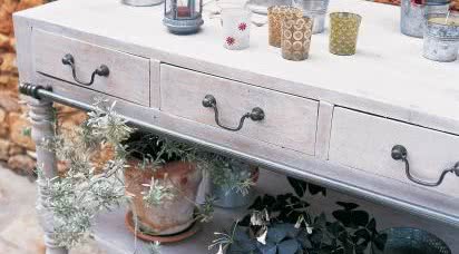 Woskowanie. Niebanalne wykończenie mebli drewnianych