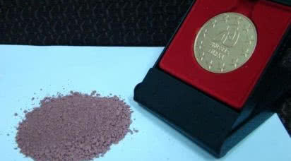 Ekologiczna metoda wytwarzania czerwonego pigmentu ceramicznego