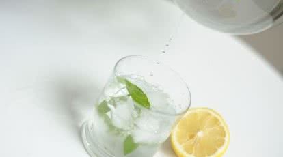 Zmiękczacze wody. Po co, dla kogo i jaki wybrać?