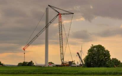 Kolektory słoneczne, wiatraki i biogazownie - popularna energia odnawialna