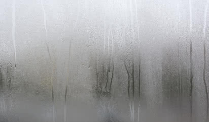 Jak zapobiegać roszeniu szyb w oknach?