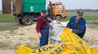 Folia znika z budowy zgodnie z ustawą śmieciową