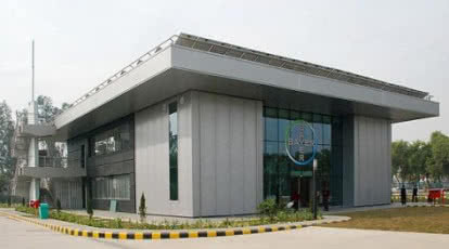 Koncepcja budynków o zerowej emisji - EcoCommercial Building