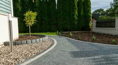 Prawidłowe przygotowanie nawierzchni z kostki brukowej