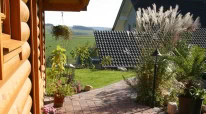 Rustykalne inspiracje w przydomowym ogrodzie